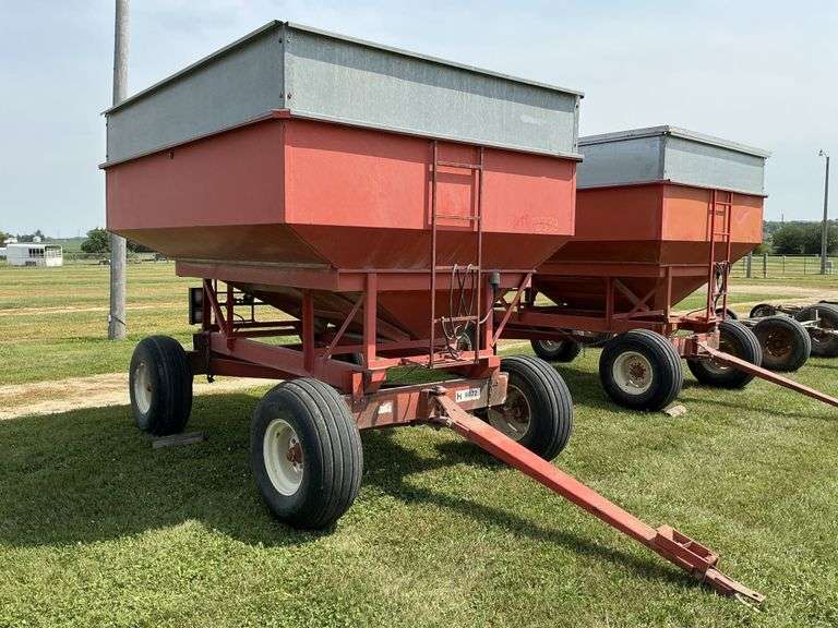 Kory 185 gravity wagon on Kory gear with lights
