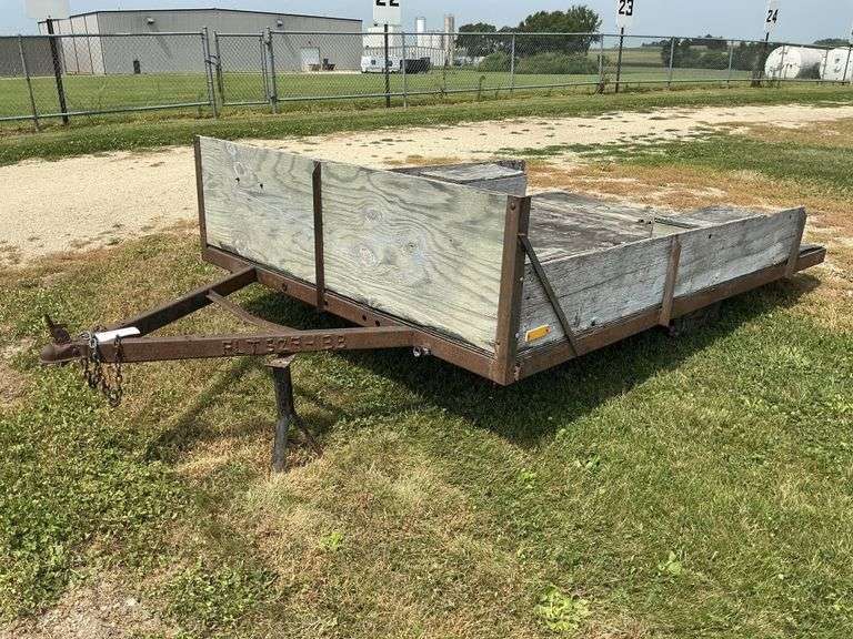 10' x 6' trailer, has registration!