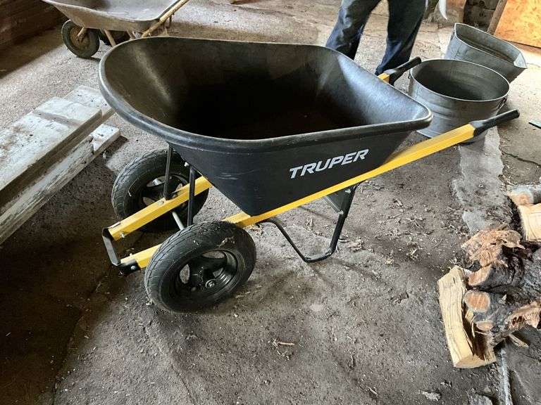 Truper wheelbarrow