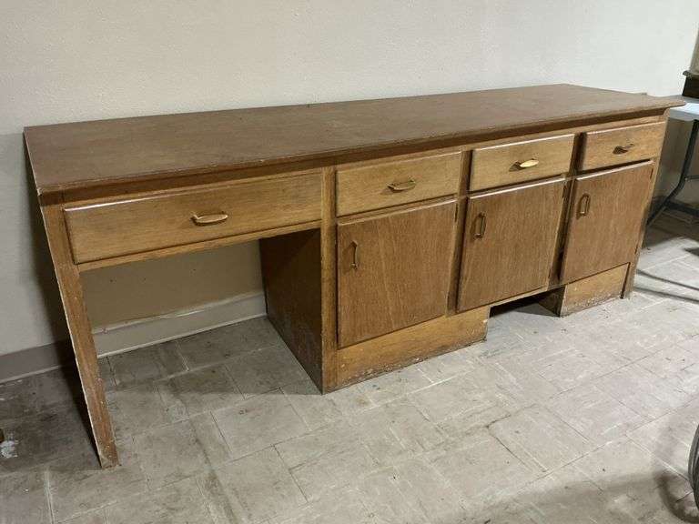 Desk 7' x 23" x 33", buyer removes from basement!