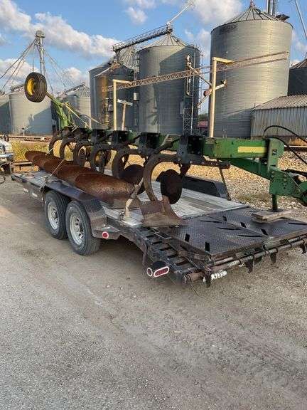 John Deere 2700 6 bottom plow
