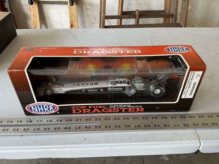 1/24 scale top fuel dragster