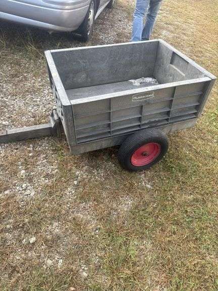 Rubbermaid yard cart with removable sides
