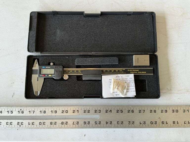 Digital calipers