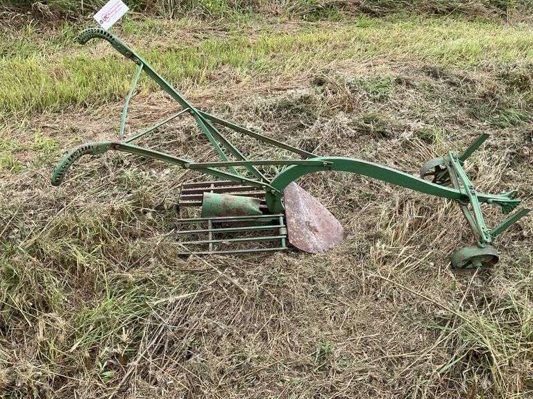 John Deere potato plow