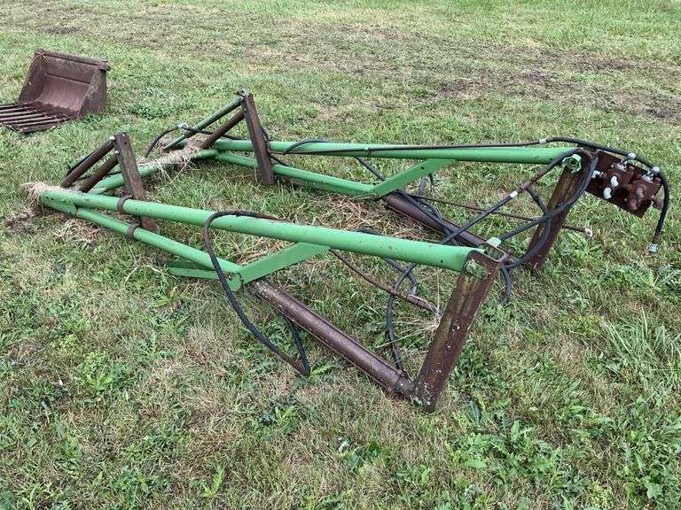 John Deere 45 loader w/3 buckets