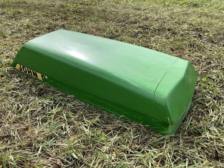 John Deere 318 hood