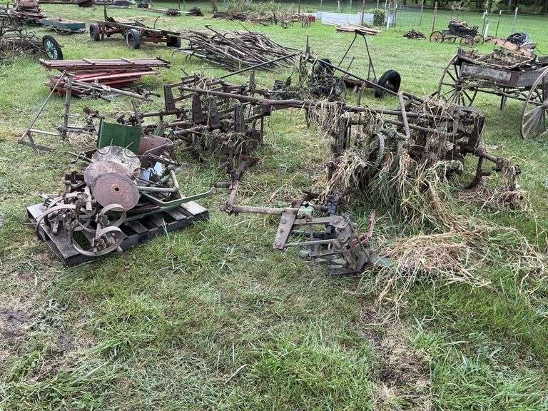 4 row cultivator and assorted parts