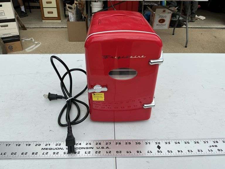 Mini Frigidaire cooler