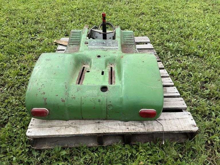 John Deere lawnmower fenders/steps