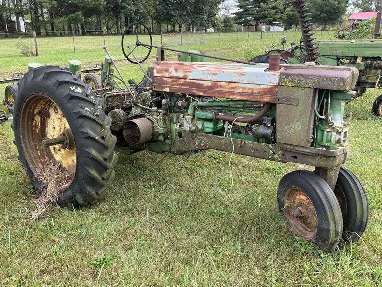 John Deere 520