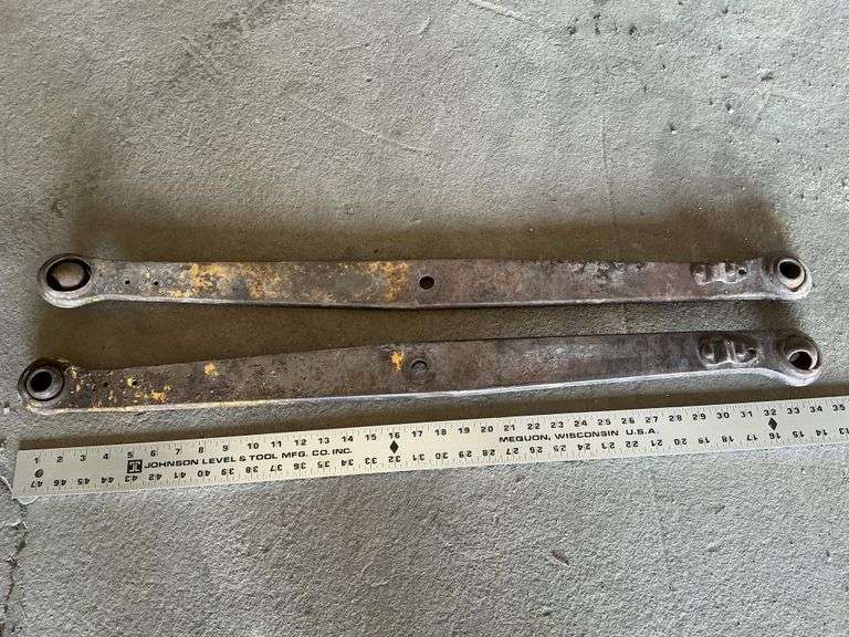 Tractor three-point arms - Legacy Auction Company