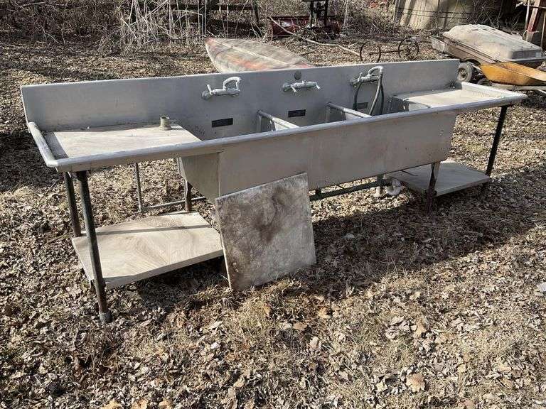 SS Commercial 3- vat sink unit, 138"x 30" x44",