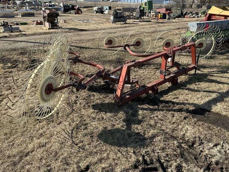 20' GEHL three-point V-rake - Legacy Auction Company