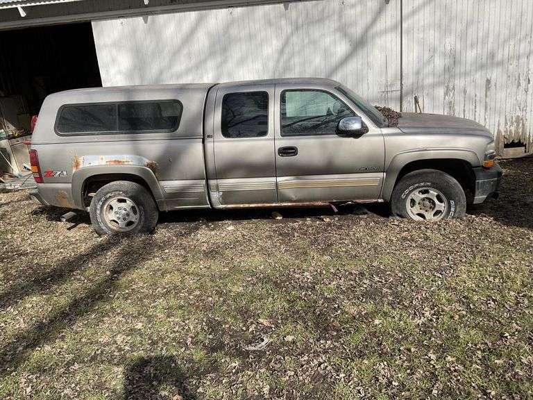 2001 Chevrolet 1500 Silverado. As is. With title.