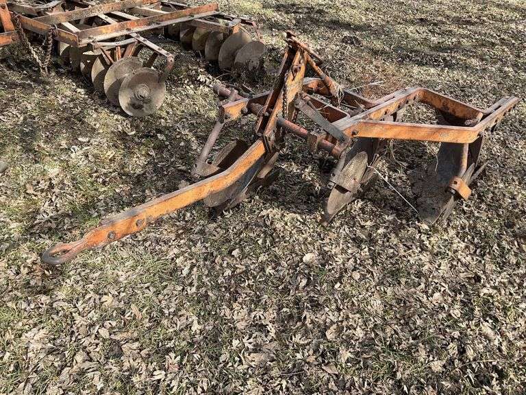 Allis-Chalmers 3 bottom plow