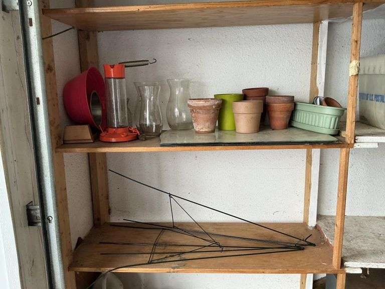 Pots and gardening items
