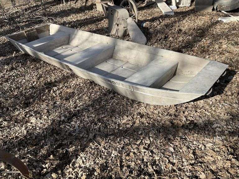 Sea King flat bottom boat, 14' x 3'