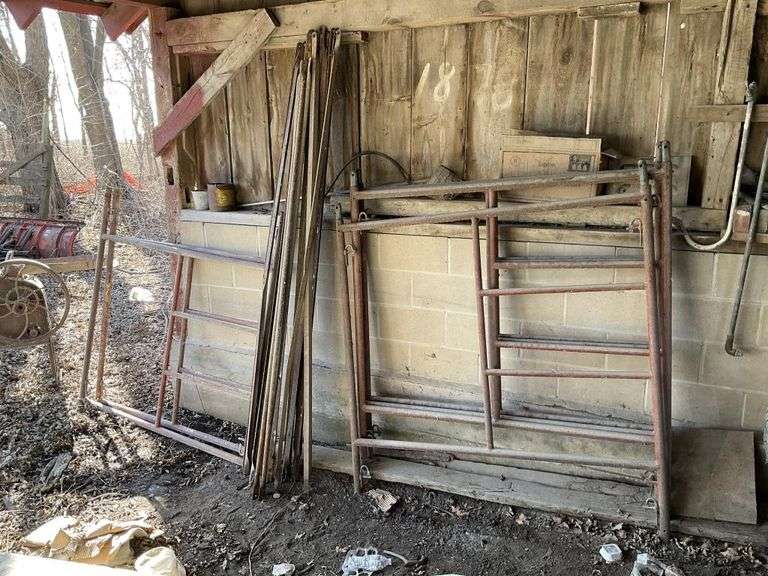 3- sets of 5 foot scaffolding and braces