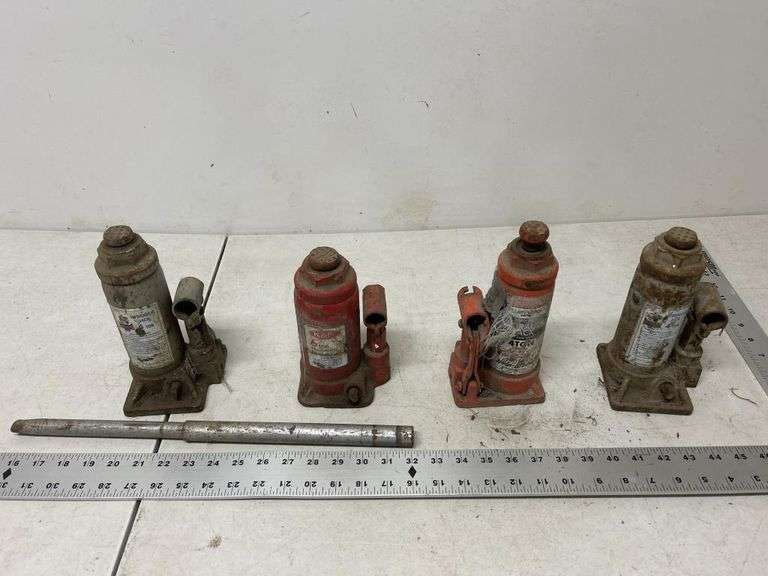 Hydraulic bottle jacks
