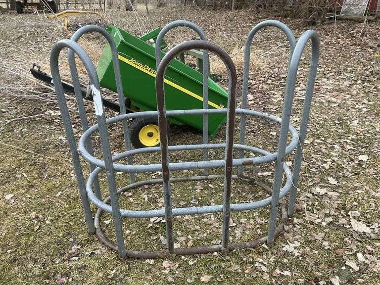 Horse hay feeder 4' x 2.5'