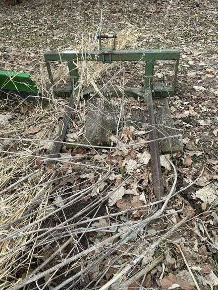 Three point bale mover attachment