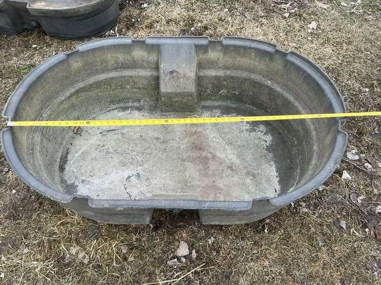 Fiberglass stock tank