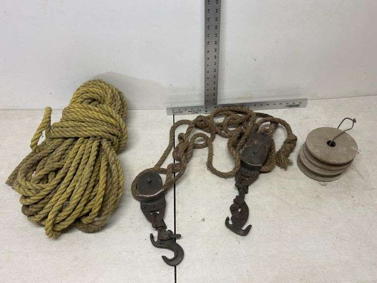 Vintage pulley system/rope