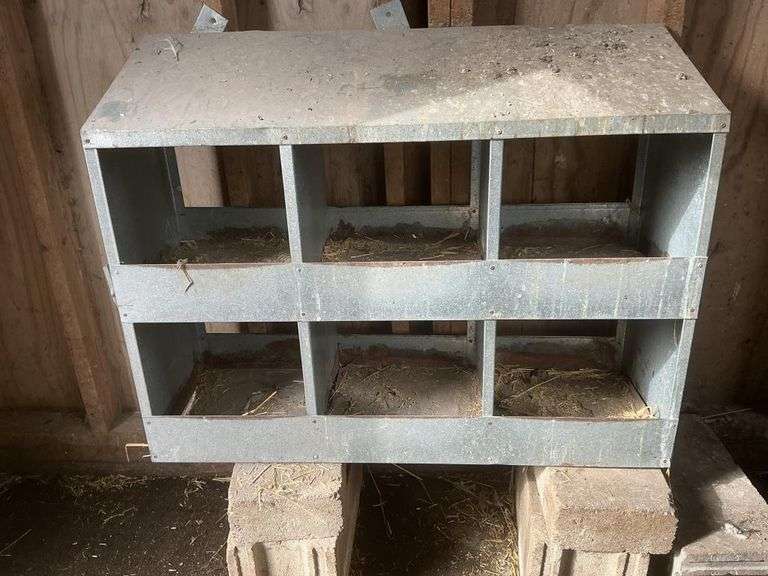Chicken nest 3' x 28" x 12"