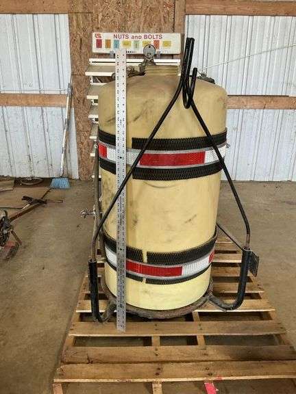 3 point sprayer tank-lid is missing