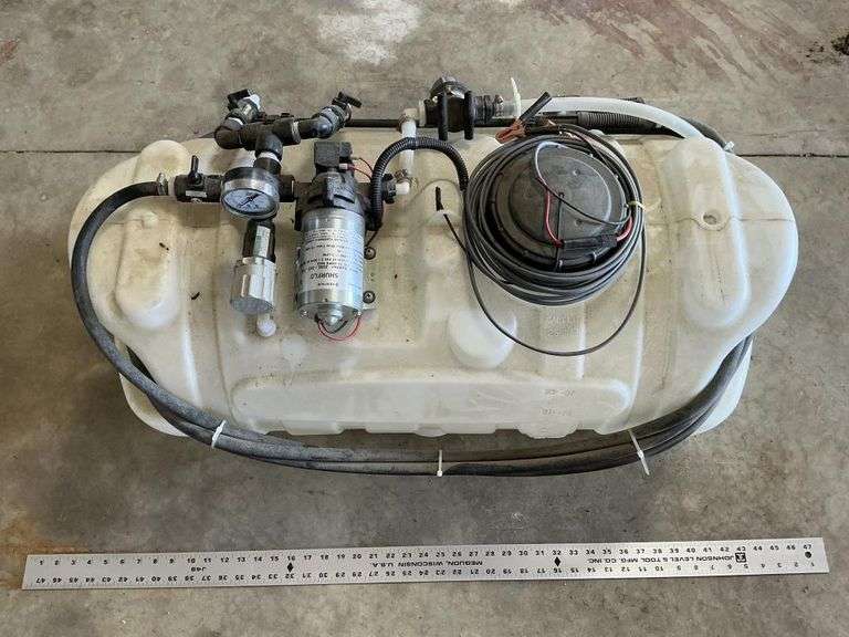 Sprayer tank