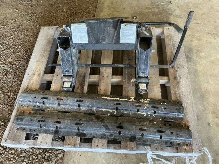 Camper hitch