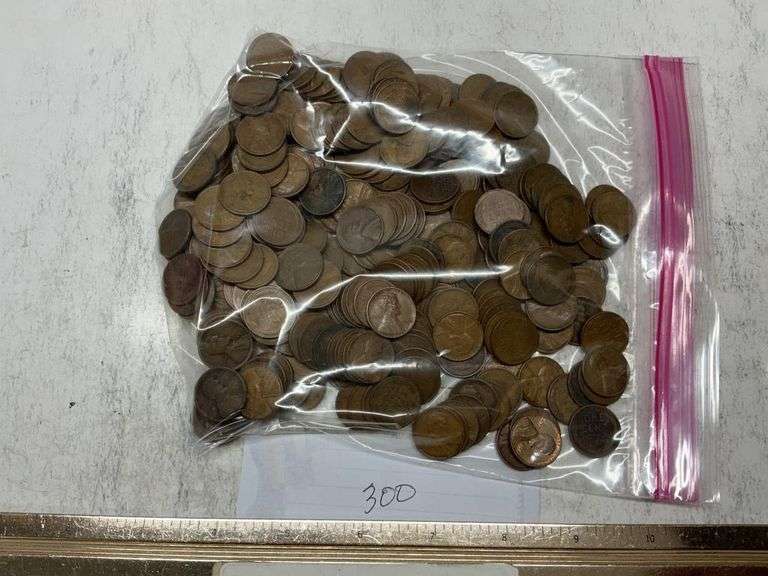Approximately 300 unsorted Lincoln wheat pennies