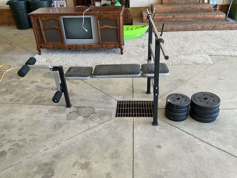 Weider 150 weight machine with weights and ab