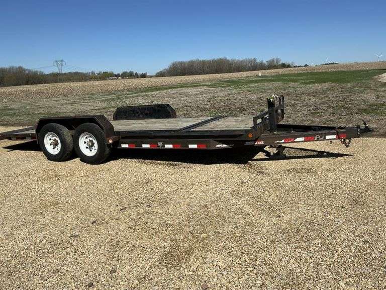 Tilt-bed trailer approx 21' long x 7' fender to