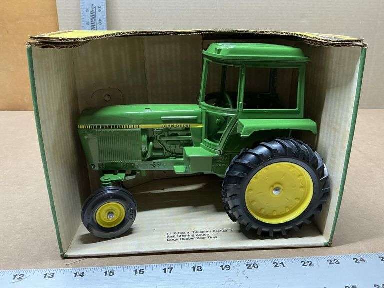John Deere generation II tractor