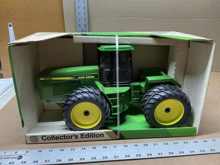 John Deere 8760 4WD tractor collectors edition