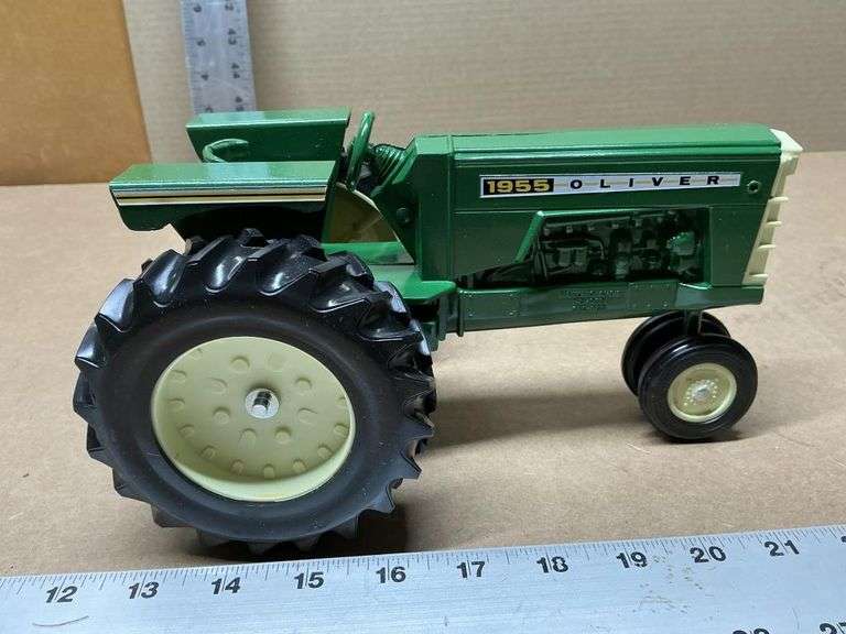 Oliver 1955 tractor