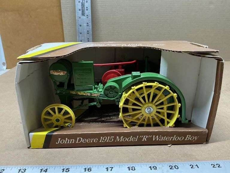 John Deere 1915 model R Waterloo Boy