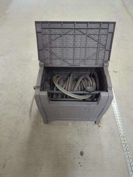 Hose reel with hose