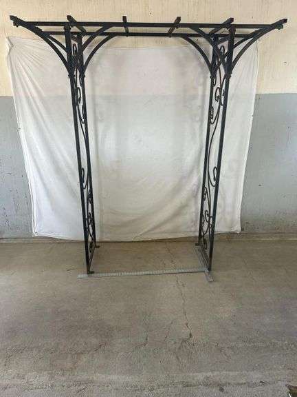 Metal arbor 84 x 76