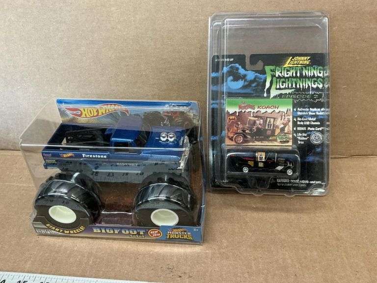 Hot Wheels Bigfoot and Johnny Lightning Munsters