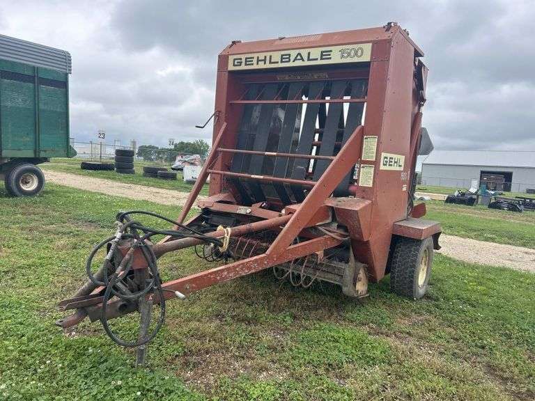 Gehl 1500 baler