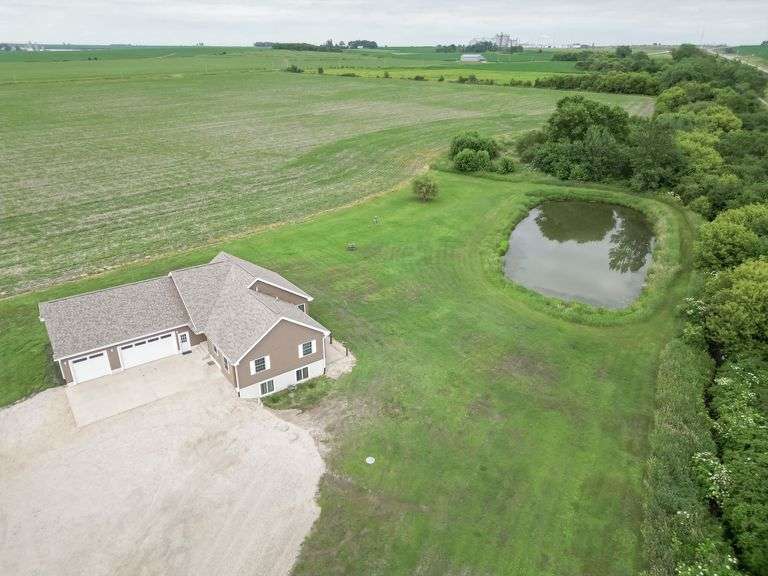 2635 Iowa Highway 24, New Hampton IA, 50659
