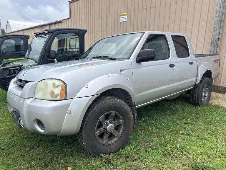 2004 Nissan frontier crew cab XE