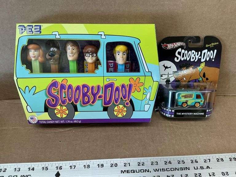 Scooby Doo Pez dispensers and Mystery Machine