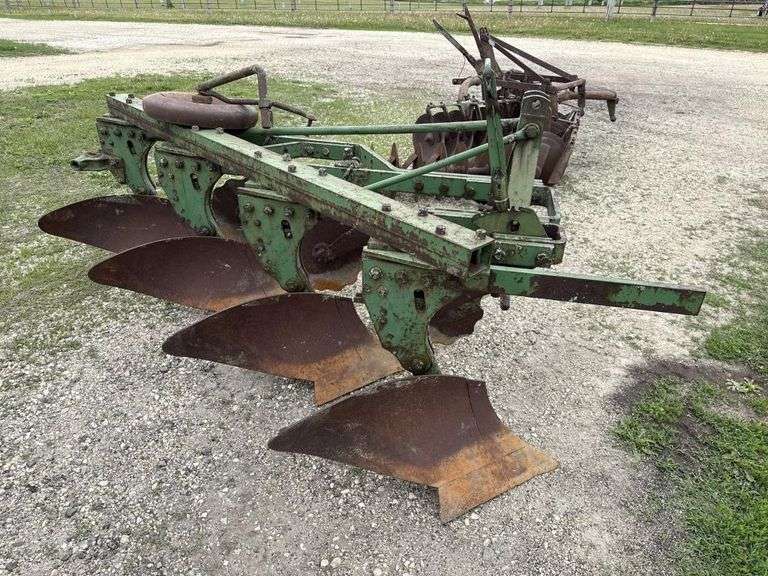 John Deere 4-bottom plow