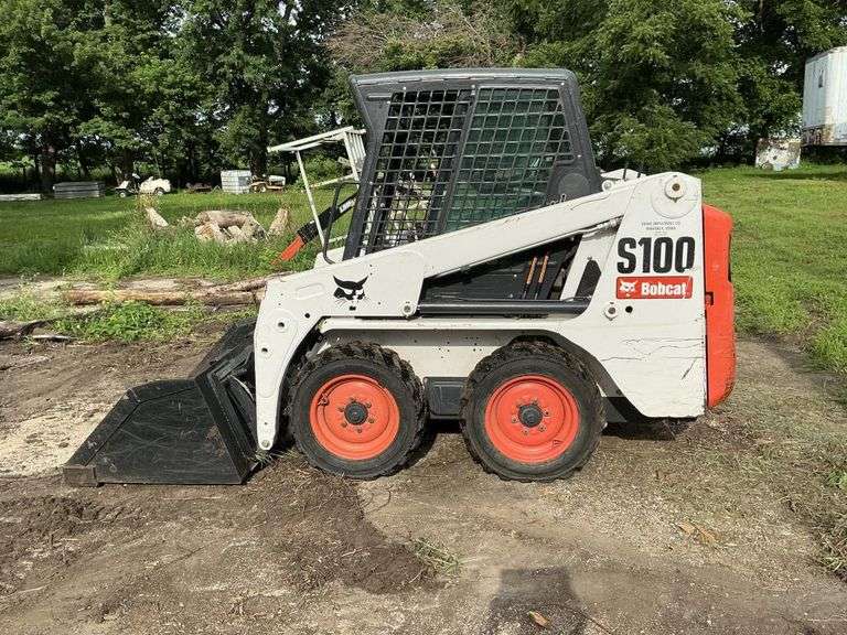 Bobcat S100 skid loader with 55" bucket 488.1