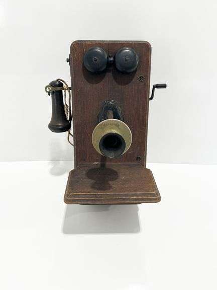 Old crank wall phone