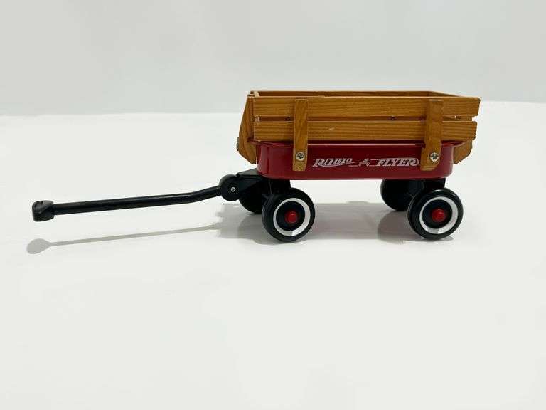 Little Radio FLyer wagon